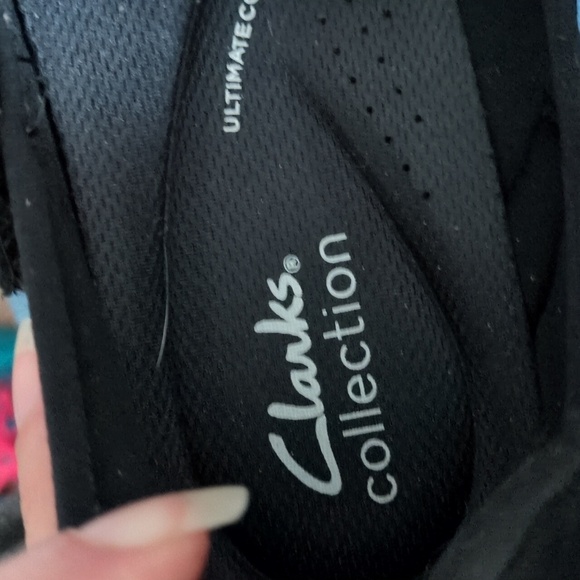 Clarks Black Flats with Rounded Toe and Comfortable Slip-On Design​ - Picture 5 of 7